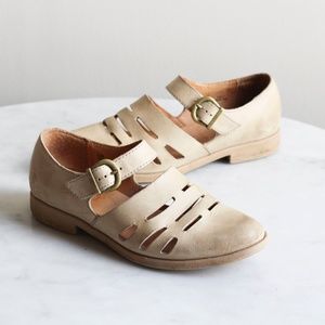 Born Henrika Leather Cutout Flats